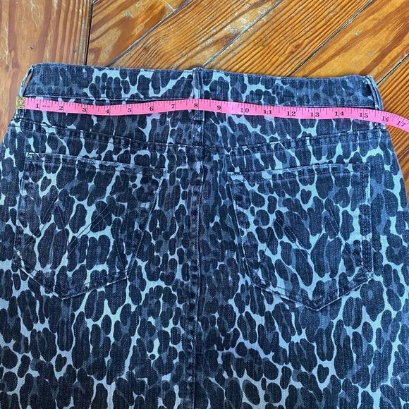 Mother Denim "THE VAGABOND MINI FRAY" SKIRT Leopard Jean, Size 27, MSRP $258 - Picture 12 of 12